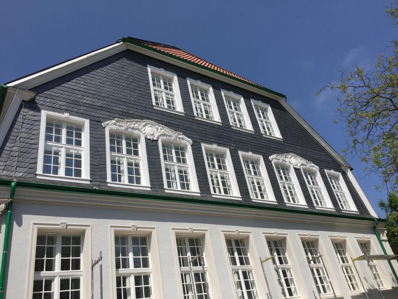 Schulhaus Hotel Швельм Экстерьер фото
